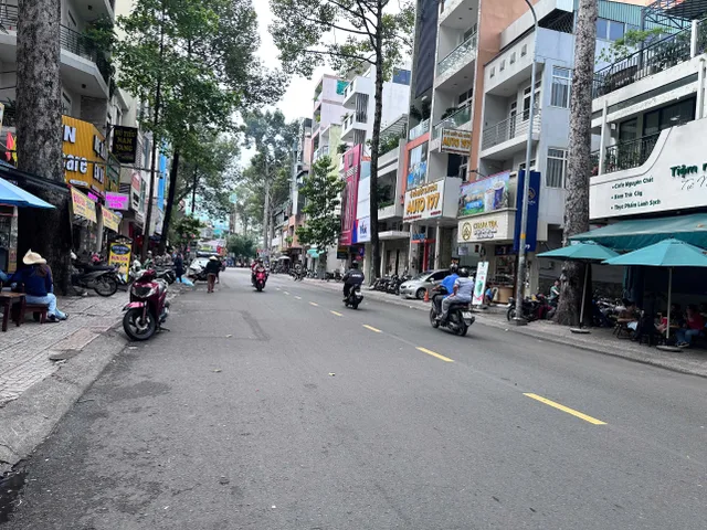Bán Nhà Mặt Tiền 205 Trần Bình Trọng, P.3, Q.5