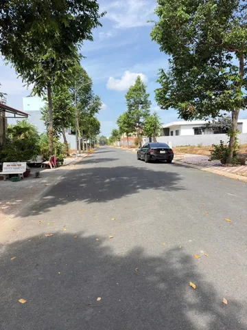 🏡 CHO THUÊ NHÀ TRỆT 2 LẦU CÓ NỘI THẤT – KDC HỒNG LOAN – 13 TRIỆU/THÁNG