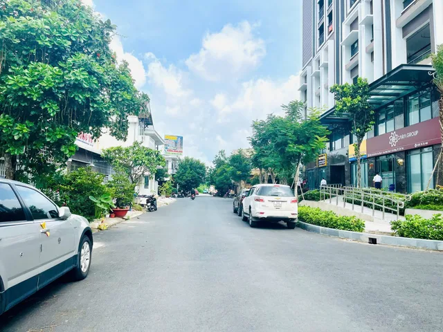 🏡 NHÀ TRỆT LỬNG 1 LẦU – 4 MÁY LẠNH, ĐỐI DIỆN CHUNG CƯ CARA – 10 TRIỆU/THÁNG