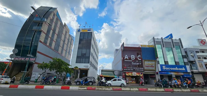 Bán Nhà Mặt Tiền 681 Lê Văn Việt, Tân Phú, Quận 9