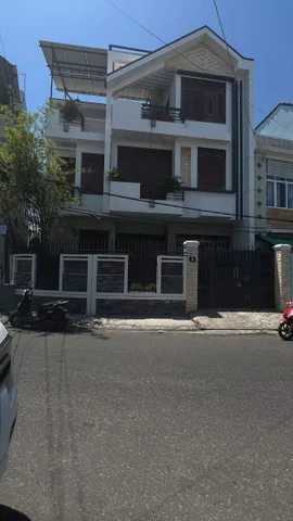Chủ cần bán căn biệt thự trên đường Đồng Nai , Phường Nam Nha Trang. giá 11 tỷ