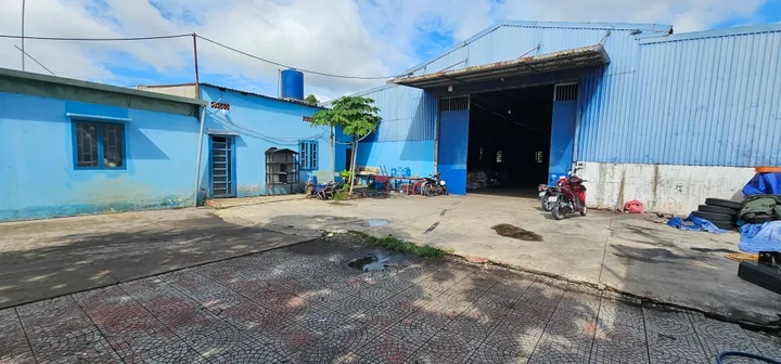 CHO THUÊ NHÀ XƯỞNG NẰM PHƯỜNG THỚI AN QUẬN 12. DT: 1000M GIÁ 60 TRIÊU/THÁNG LH: 0908561228