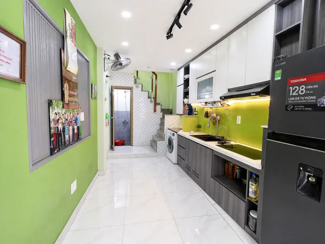 Huỳnh Văn Bánh 20m2 - 4 tầng - Hẻm xe hơi thông - Cách mặt tiền 1 căn nhà - 3.9 tỷ
