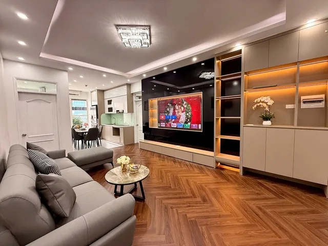 Bán căn hộ chung cư 18T1 Lê Văn Lương căn tầng cao 117m 3pn full đồ giá 9,2 tỷ bao phí