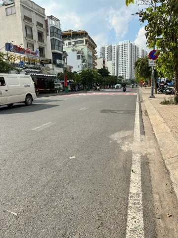TÔ HIỆU PHÚ THẠNH TÂN PHÚ HXH 6M SÁT ĐẦM SEN 68M2 BTCT 3PN 8 TỶ