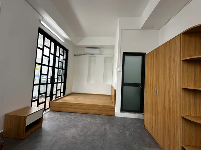 CHO T HUÊ PHÒNG BAN CÔNG VIEW THOÁNG - MÁY GIẶT RIÊNG - NGAY CHỢ HẠNH THÔNG TÂY - GIÁ 5TR2