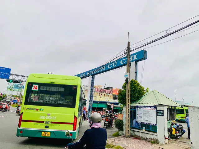 Ngang 37m, hết đất 1547.7m2 có sẵn 300 m2 thổ cư đường Nguyễn Thị Nhia , cách QL 22: 300m