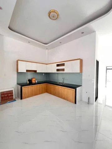 CHỈ 1TY580 NHẬN NHÀ LẦU MỚI XÂY GẦN TRẠM THU PHÍ BỬU LONG