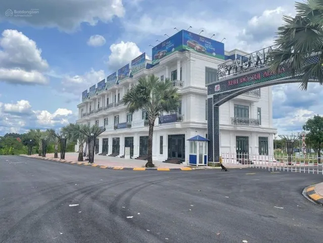 Cần bán lô đất vị trí cực đẹp ngay đối diện trường học KĐT Bắc Sài Gòn diện tích 75m2 ngay MT DT741