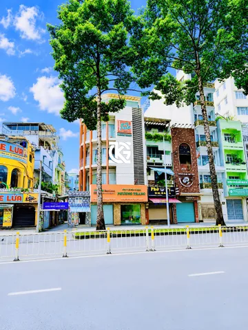 ❇️❇️ Cho Thuê Nhà GÓC 2MT: 223 Trần Hưng Đạo - Quận 1 - 7.2x23m, 5 tầng, thang máy