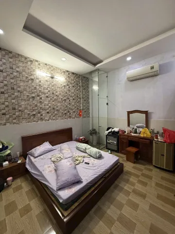 4.3 × 13m xây 4 tầng. Ngay mặt tiền, gần chợ Tân Bình - Đại Học Bách Khoa. Chỉ 5 - 10p tới các quận trung tâm Q10, Q1, Phú Nhuận. Gần nhà Ga T3, Tuyến metro S2, chỉ 10p ra Sân Bay. Giá 7ty nhinh thương lượng 
📞 LH Ngay ( Zalo/ SĐT ): 0706.120.931 Trang N