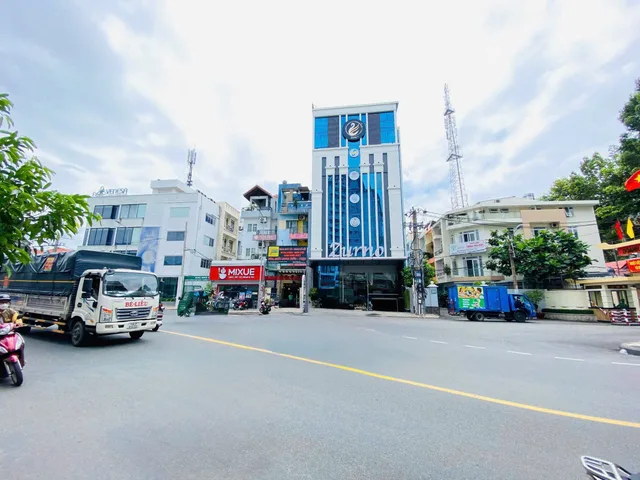Bán Nhà Mặt Tiền 17 Hoàng Minh Giám, Phường 9, Quận Phú Nhuận