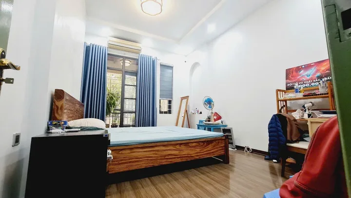 Bán Nhà Đội Cấn. Ba Đình. Ô Tô. DT 51m2. MT 3.7m. 5 Tầng. Giá 16.7 Tỷ.