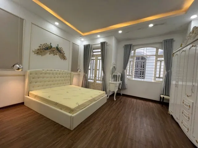 KẾ HUỲNH TẤN PHÁT QUẬN 7 50M² 3 TẦNG 4PN HẺM THÔNG 5.X TỶ