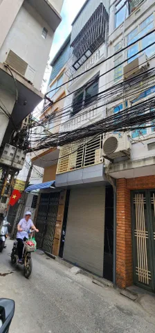 ĐẶNG VĂN NGỮ – ĐỐNG ĐA – 50M² × 2,5 TẦNG – 2PN – 2WC – NỘI THẤT CƠ BẢN – GIÁ 10 TRIỆU/THÁNG