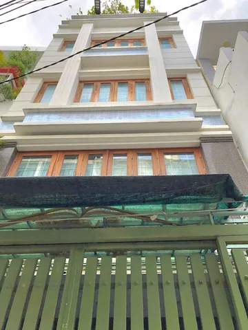 Âu Cơ • 5,5x12m 5 tầng • Cách MT 1 căn • Đối diện khu Bàu Cát • 6. Tỷ
