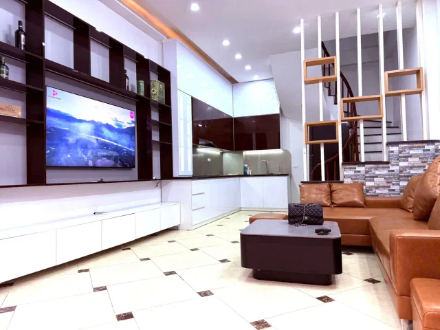 CHÍNH CHỦ CHO THUÊ NHÀ NGUYÊN CĂN LẠC TRUNG - HAI BÀ TRƯNG, 37M² X 5 TẦNG, 3 NGỦ, Ở NGAY.