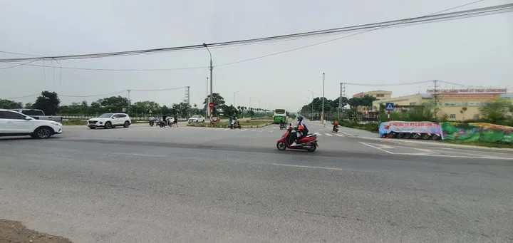 Bán Đất 80m2 đất ở thôn Khê Nữ,Phúc Thịnh
(Nguyên Khê,Đông Anh)Hà Nội sát đường Lê Hữu Tựu