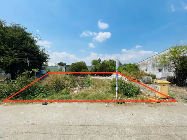 Bán Đất 1000m2 có sẵn 300 m2 thổ cư giá 5.5 tỷ tại Đường Hương Lộ 15 Xã Tân Bình Huyện Vĩnh Cửu Đồng Nai