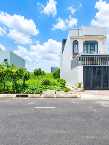 Đất đẹp, nền gốc, giá 2,3 tỷ KDC T&T Thái Sơn , diện tích 5m × 20m, đường số 30. Liên hệ 0919089456