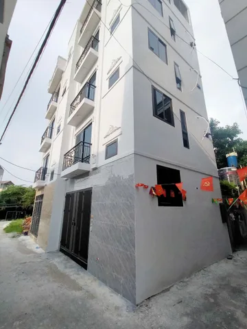 Nhà căn góc 5 tầng, nhỉnh 4 tỷ - ngay trung tâm TT Chúc Sơn.