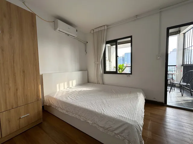 CHO THUÊ PHÒNG BAN CÔNG VIEW THOÁNG * 1 PHÒNG NGỦ * KHU BẾP RIÊNG * CÁCH ĐẠI HỌC CÔNG NGHIỆP 200M