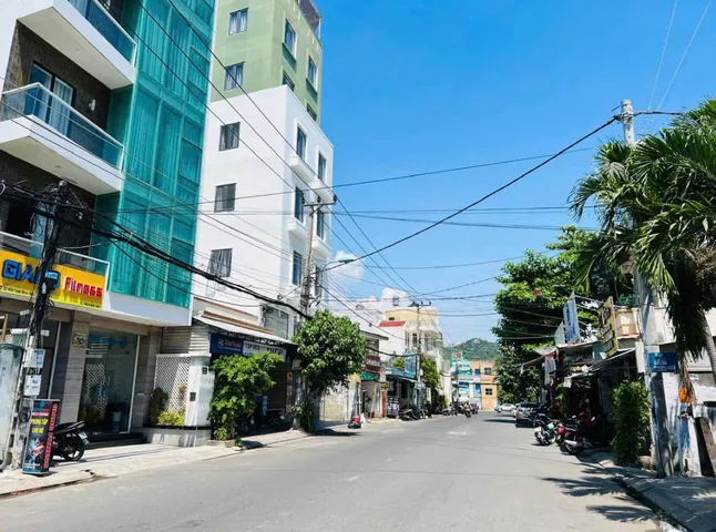 Nhà hẻm oto đường Bắc Sơn cách biển chỉ 600m. DT 28.6m2. Giá 3.3 tỷ