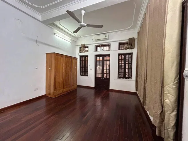 Cho thuê nhà ngõ 475 Nguyễn Trãi, Thanh Xuân 70m x 2T giá 11.5tr bãi gửi oto gần nhà