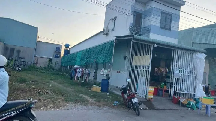 Chủ cần tiền bán nhanh nhà trọ đang kín phòng, tại KDC Tân Đức, 5x25 giá bán chỉ 2ty1, shr, đường nhựa 12m