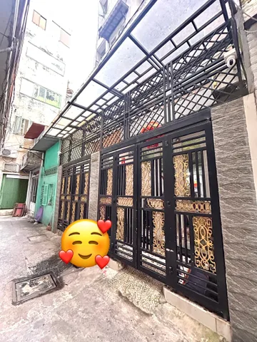 Bán Siêu phẩm Đ.Bến Vân Đồn, sát mặt tiền xe hơi giáp với Quận 8 và Quận 1, gần Đại Học Nguyễn Tất Thành.