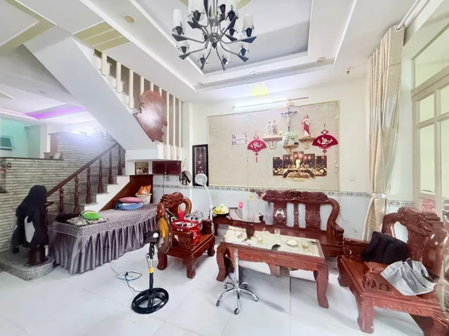 Nhà thật, hình ảnh thật,E Kiên nhà phố HCM Bán Nhà riêng 100m2 có sẵn 100 m2 thổ cư giá 5.5 tỷ tại Đường Trương Thị Hoa Phường Tân Thới Hiệp Quận 12 TP. Hồ Chí Minh