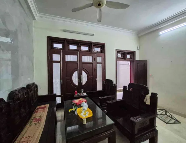 BÁN NHÀ VIỆT HƯNG – DÂN XÂY 4 TẦNG – MẶT TIỀN RỘNG – CÁCH PHỐ 30M – HÀNG XÓM VINHOMES RIVE