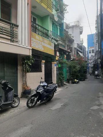 Hẻm oto ngay nhà, ngang 4.5 dài 14m xây 4 tầng, chỉ 6ty nhinh. Ngay Đại Học Văn Hiến, gần Ngã Tư Âu Cơ - Lạc Long Quân.
+ Nhà 4PN 4WC nguồn thu 20tr/th
+ Vị trí kết nối nhanh Kênh Tân Hóa, Lũy Bán Bích, vài phút tới Vòng Xoay Lê Đại Hành - Nguyễn Thị Nh