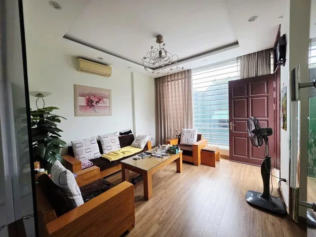 BÁN NHÀ TRẦN QUỐC HOÀN PHÂN LÔ 50M 5T. LÔ GÓC. Ô TÔ VÀO NHÀ. GIÁ 16.8 TỶ