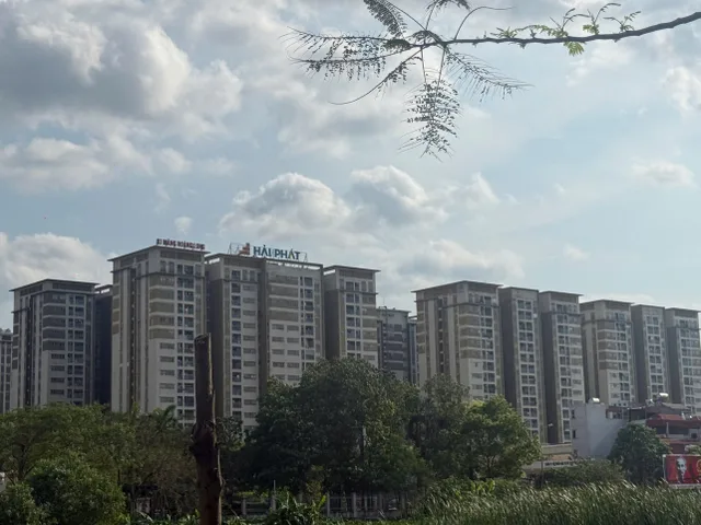 Cho thuê kho phố Xốm, đường Depot Phú Lương xe 10 tấn vào tận nơi DT 120m2. Giá 10 triệu/tháng