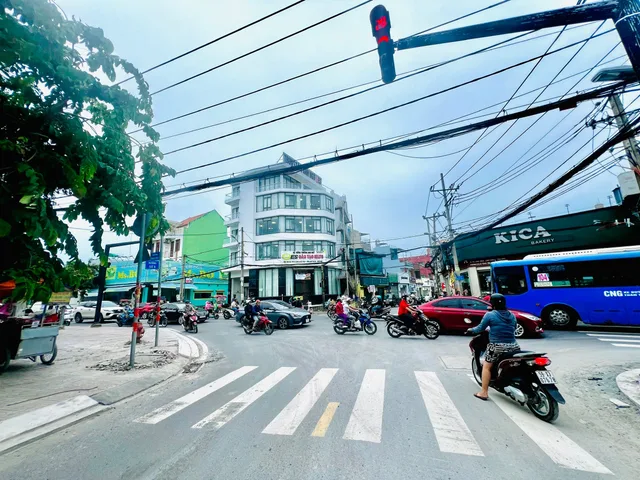 Giảm mạnh 2 tỷ_Tòa 4 tầng góc 3 mặt tiền nổi bật_Ngay Hoàng Diệu 2, Linh Trung, 150m2-ngang 12m