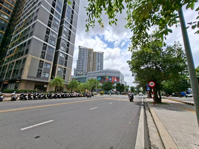Gần Vinhomes, Mega Mall ~19 phút Metro - KDC hiện hữu, đường nhựa ôtô tránh, không ngập - Xây dựng tự do - 3.47 tỷ 68.6m2
