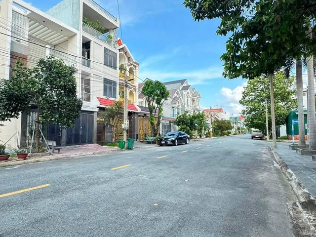 Bán gấp lô góc 2 mặt tiền kinh doanh sổ riêng, 100% thổ cư gần KDL Bửu Long, Văn Miếu Trấn Biên