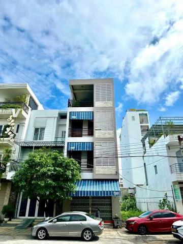 Nhà 4  tầng mặt tiền kinh doanh đường Dã Tượng, Phường Nha Trang . Dt 102.75m2. Giá 13,7 tỷ