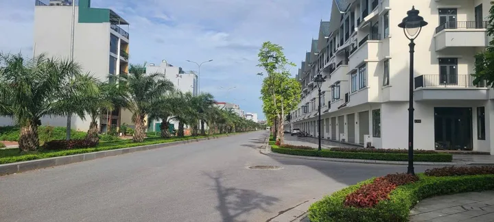 NGỘP BANK CẮT LỖ SÂU – GIÁ NÀO CŨNG CHỐT – HÀNG HIẾM DIỆN TÍCH NHỎ XINH DỊCH VỤ HOÀI ĐỨC.