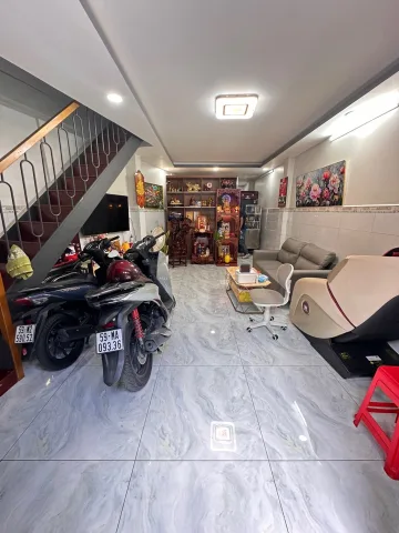 LẠC LONG QUÂN QUẬN 11 HẺM Ô TÔ 6M THÔNG 41M2 NGANG 5.1 4.8 TỶ KẾ CẦU CÂY GÕ