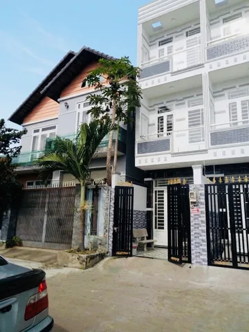Lê văn lương 2 tỷ 890 Nhà 3 tầng 4pn Sổ sẵn san g tên ngay
