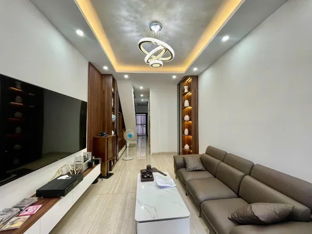Bán Nhà Lô Góc 6 Tầng Thang Máy Hồng Mai Hai Bà Trưng - 50m2 - Ô Tô Vào Nhà
