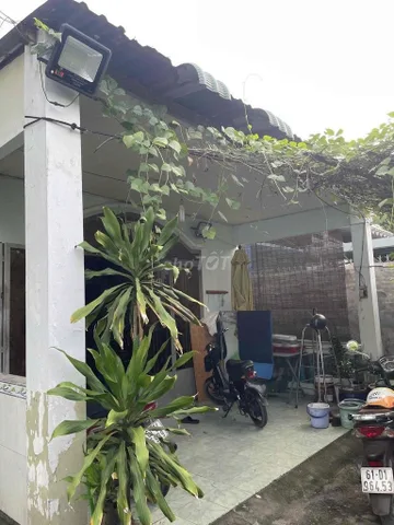 Giá tốt: Bán đất tặng nhà diện tích 121m2 sẵn sổ, hẻm xe hơi tại p.Dĩ An, TP.Dĩ An, Bình Dương