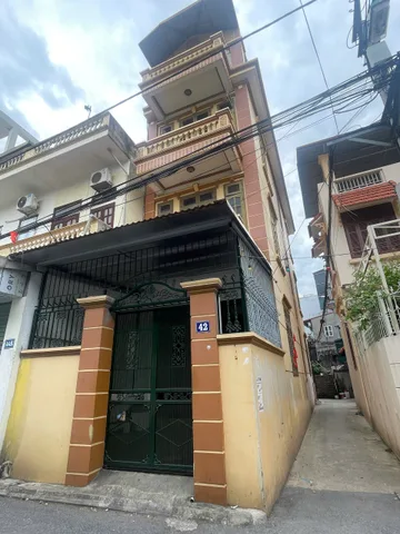 BÁN NHÀ Ô CÁCH - LÔ GÓC - Ô TÔ TRÁNH - NHÀ DÂN XÂY KIÊN CỐ - Ô TÔ VÀO NHÀ - ĐƯỜNG THÔNG