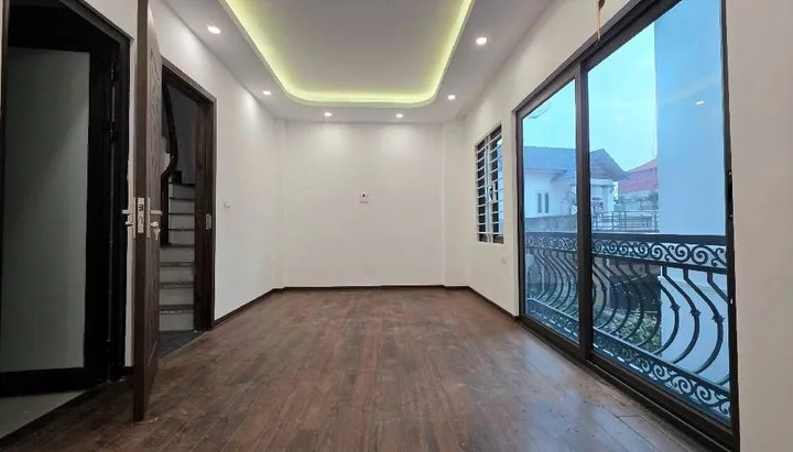 TRƯỜNG LÂM – NHÀ 6 TẦNG ĐẸP – ĐƯỜNG THÔNG NGÔ GIA TỰ – GẦN BV ĐỨC GIANG – SỔ ĐỎ CẤT KÉT