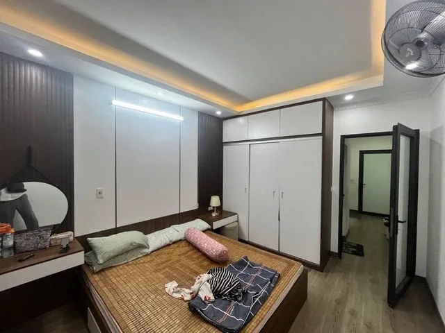 HÀO NAM – ĐỐNG ĐA – 35M² × 4 TẦNG + TUM – 4PN – 4WC – ĐỦ ĐỒ – GIÁ 14 TRIỆU/THÁNG