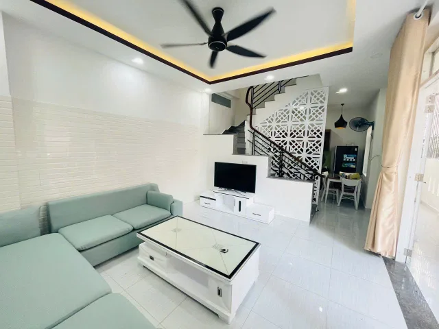 Bán nhà 3 tầng hẻm xe hơi 52 Yersin - DT 50m2 - Giá 8,5 Tỷ - Tp Nha Trang