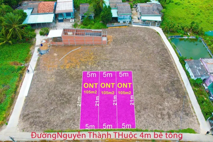 ❤️💚 290 TRIỆU – 105M² THỔ – MẶT TIỀN NGUYỄN THÀNH THUỘC ❤️💚

🔥 Chỉ 290 triệu/lô – còn bớt lộc
📍 Có 3 lô, sổ riêng sẵn

📐 Diện tích: 5×21m = 105m², full thổ cư
🚗 Đường bê tông 4m, thể hiện trên sổ, dự kiến mở rộng lên 6m
🏠 Đất có nền sẵn, khu dân cư