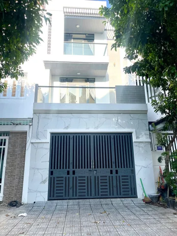 BÁN NHÀ 4Tầng  MT THÍCH QUẢNG ĐỨC -Phước Long -Phường Nam Nha Trang. DT 102.5m2. Giá  11 Tỷ  500tr